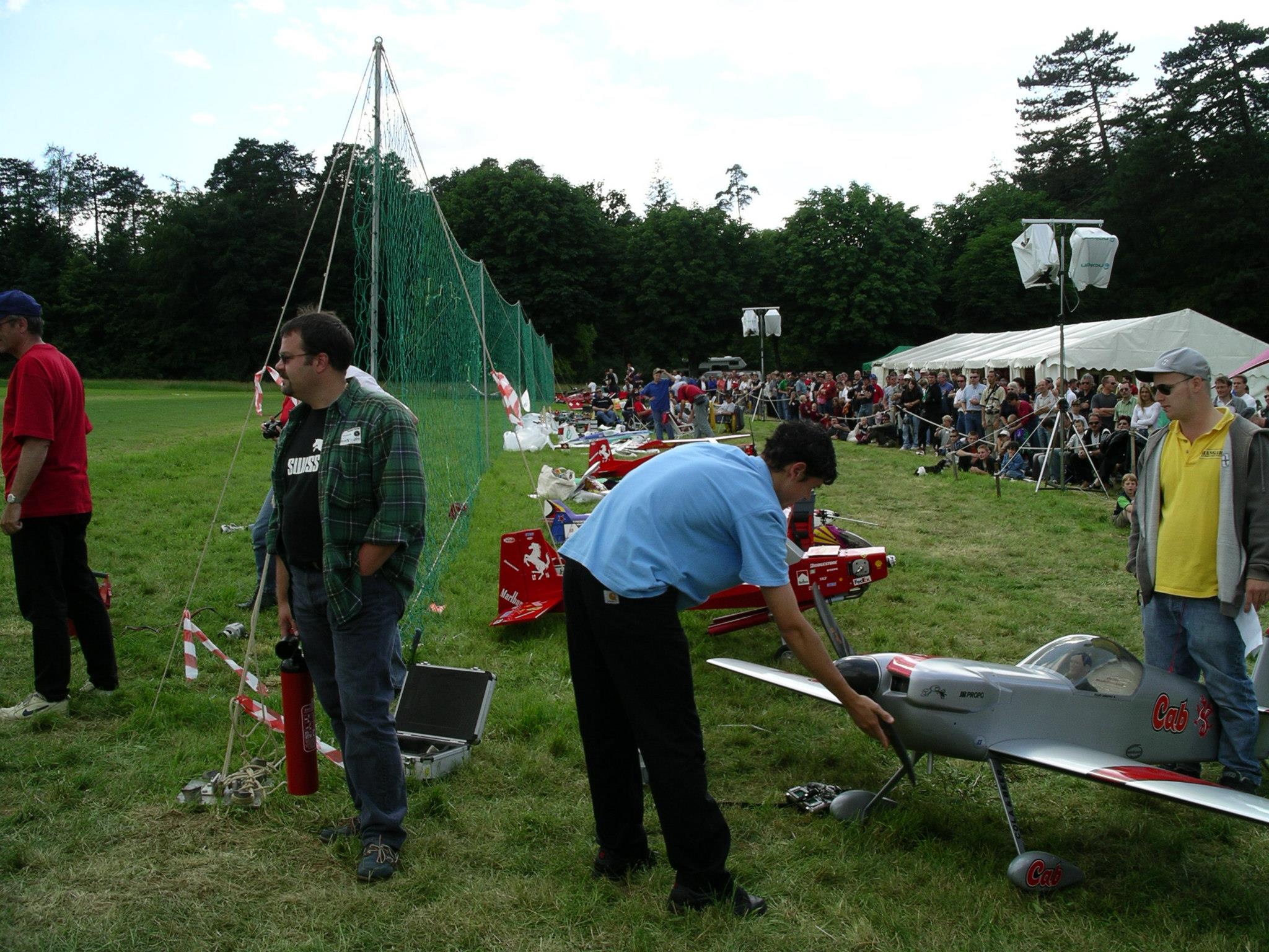 Gastpiloten vor dem Showeinsatz während dem Flugtag Liestal 2004