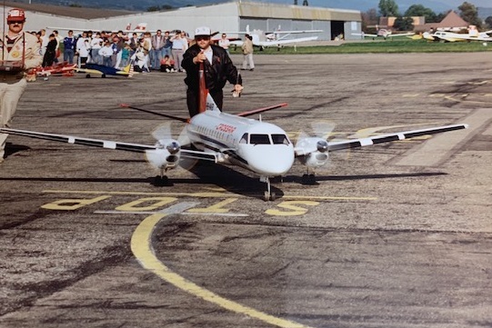 Rolf als Helfer und Mechaniker am Flugtag Grenchen